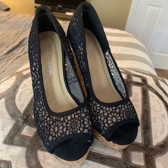 Navy Blue Lace Wedges - Picture 2 of 3